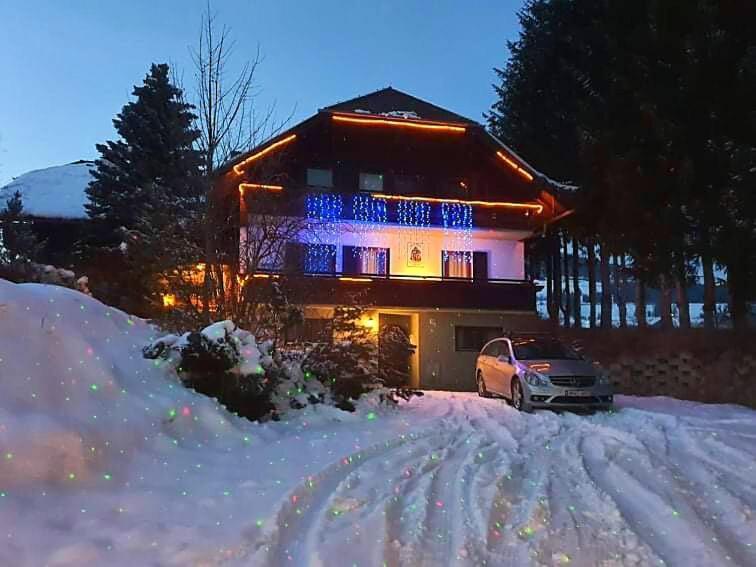 Pension Zur Heiligen Krone Mauterndorf  Exterior photo
