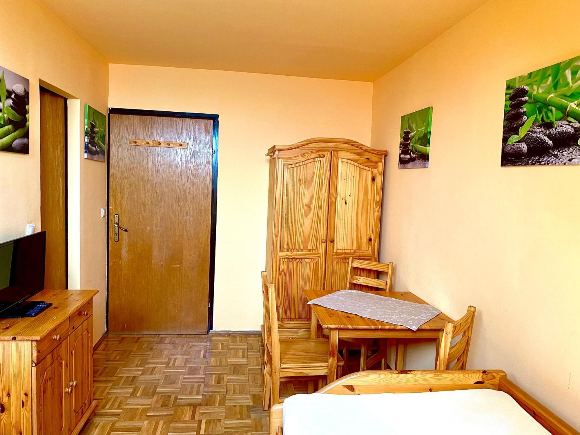 Pension Zur Heiligen Krone Mauterndorf  Exterior photo